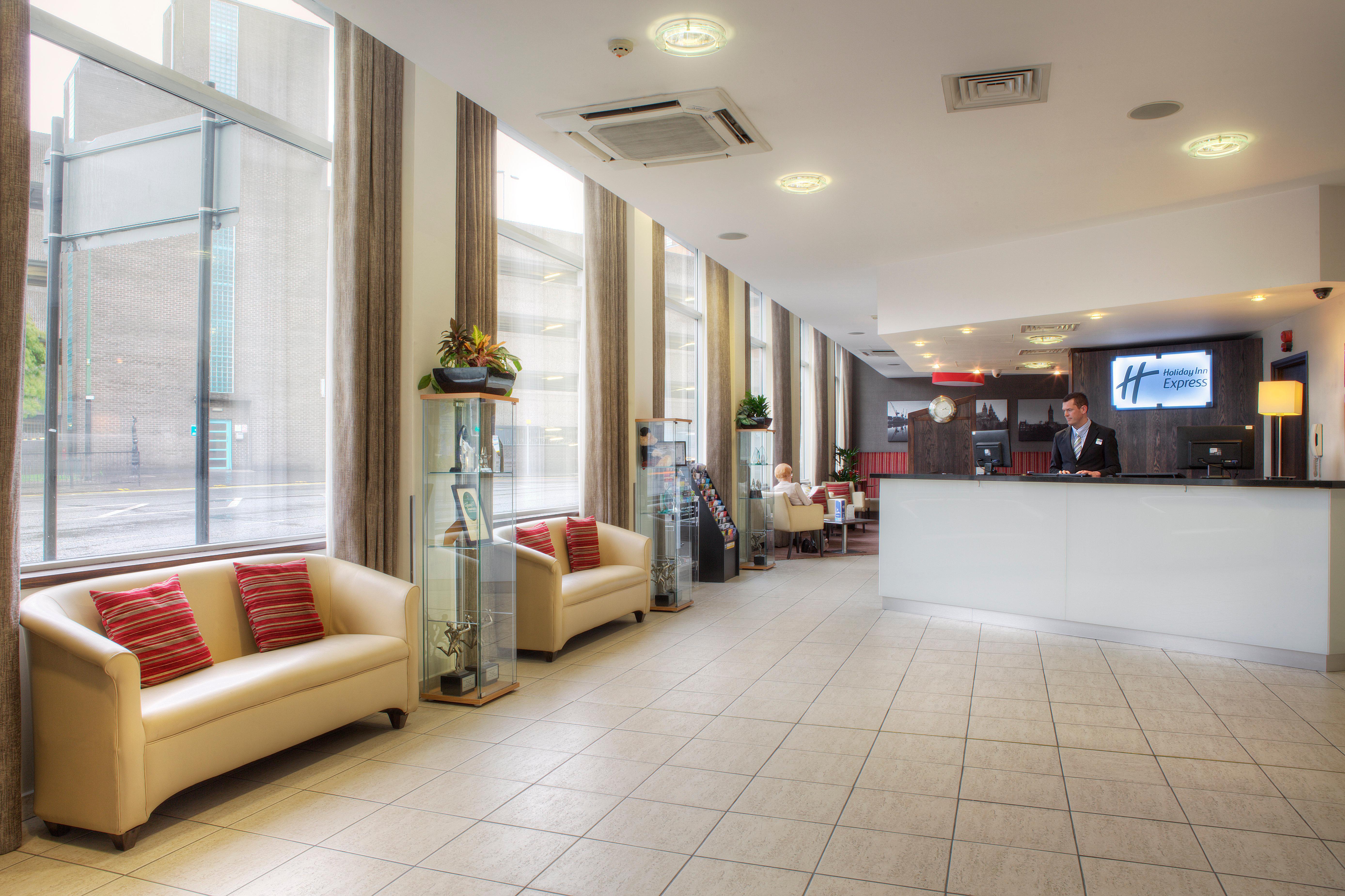 Holiday Inn Express - Glasgow - City Ctr Theatreland By Ihg Exterior photo